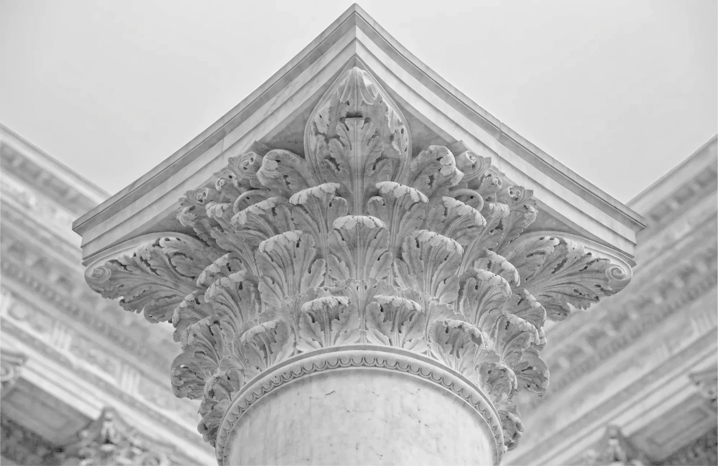 Colonnade de palais de justice à Marseille